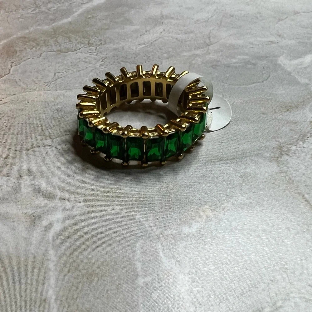 Green Crystal Pavé Ring Size 7
